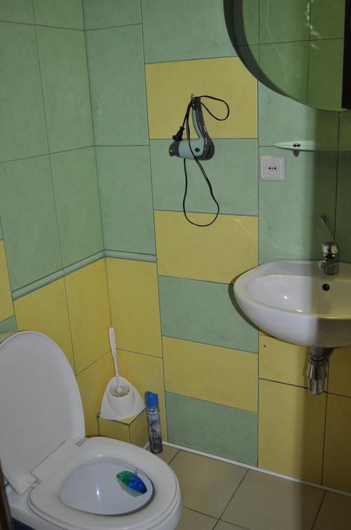 Apartment On Oleksandra Polia Avenue 110 Dnipro Ngoại thất bức ảnh